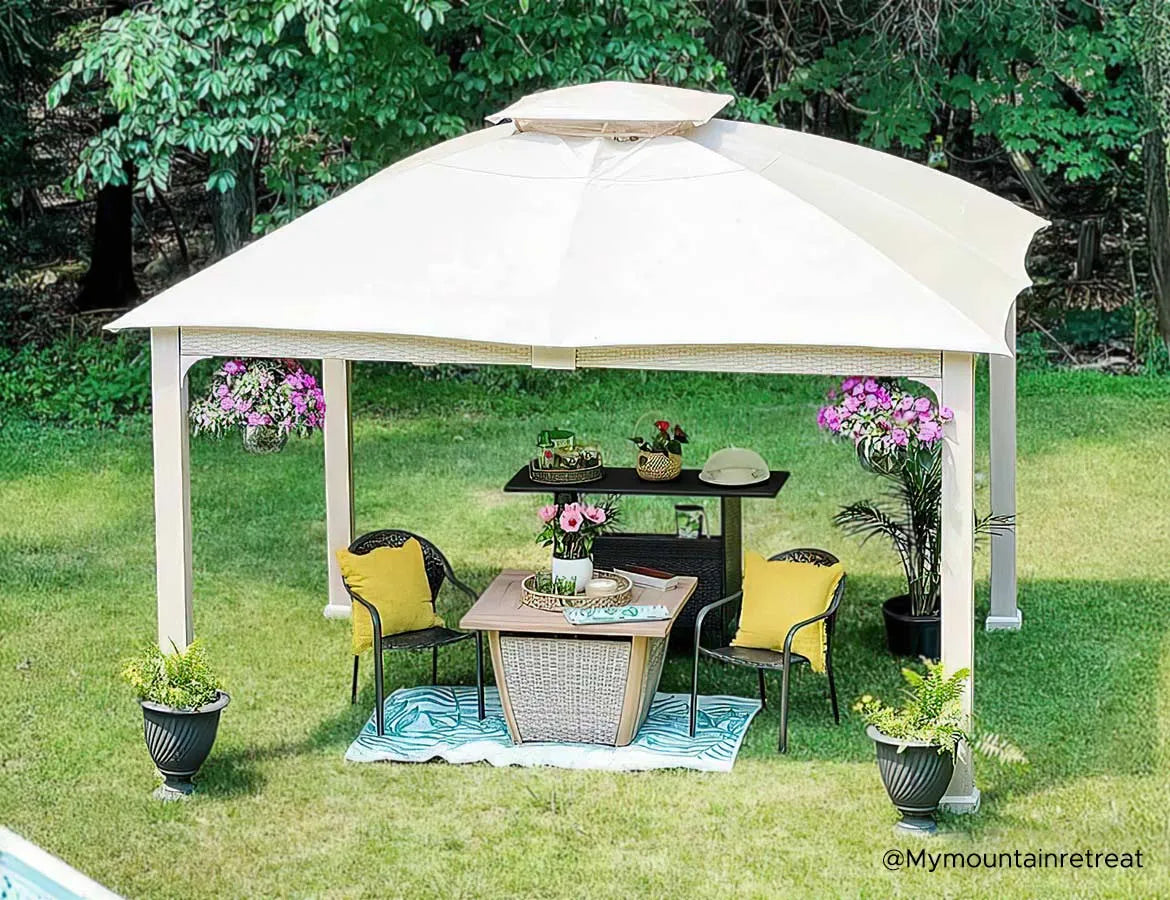 What Is the Difference Between an Outdoor Canopy and a Retractable Awning?