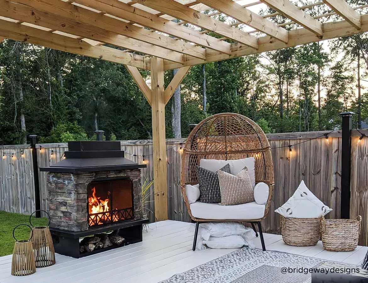 What Is the Difference Between a Fire Pit and an Outdoor Fireplace?
