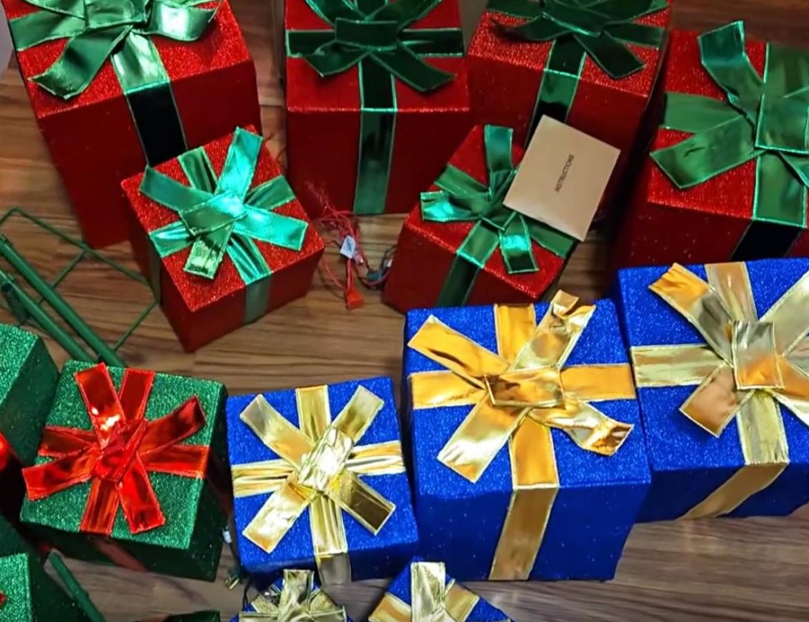 Holiday Outdoor Decor That Doubles as Gifts: Bright Ideas for Festive Giving