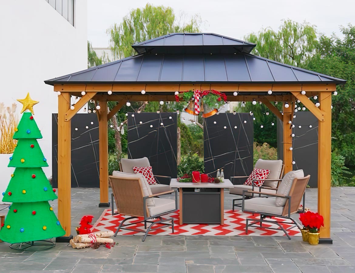 What Is a Timeless Christmas Theme?