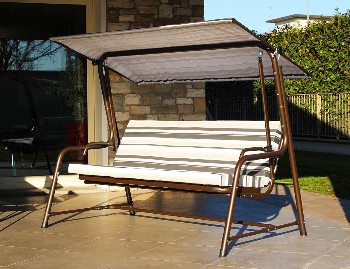 How to Choose the Right Size Porch Swing for Your Outdoor Space