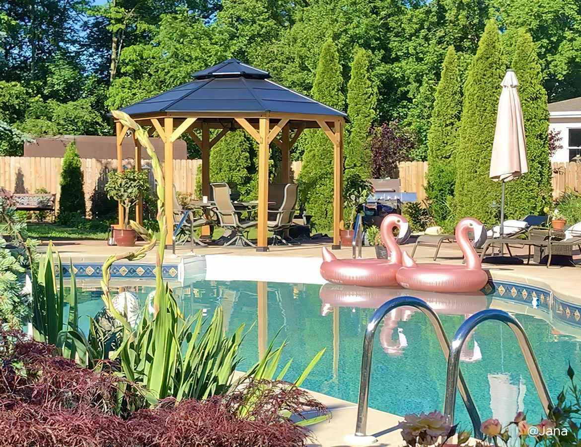 Make Your Backyard the Ultimate Gathering Spot