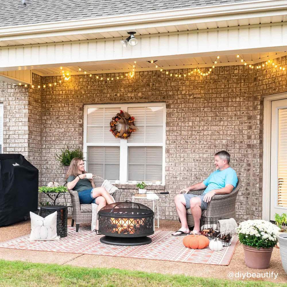 SUNJOY 30 Inch Metal Patio Fire Pit with Spark Screen and Fire Poker.