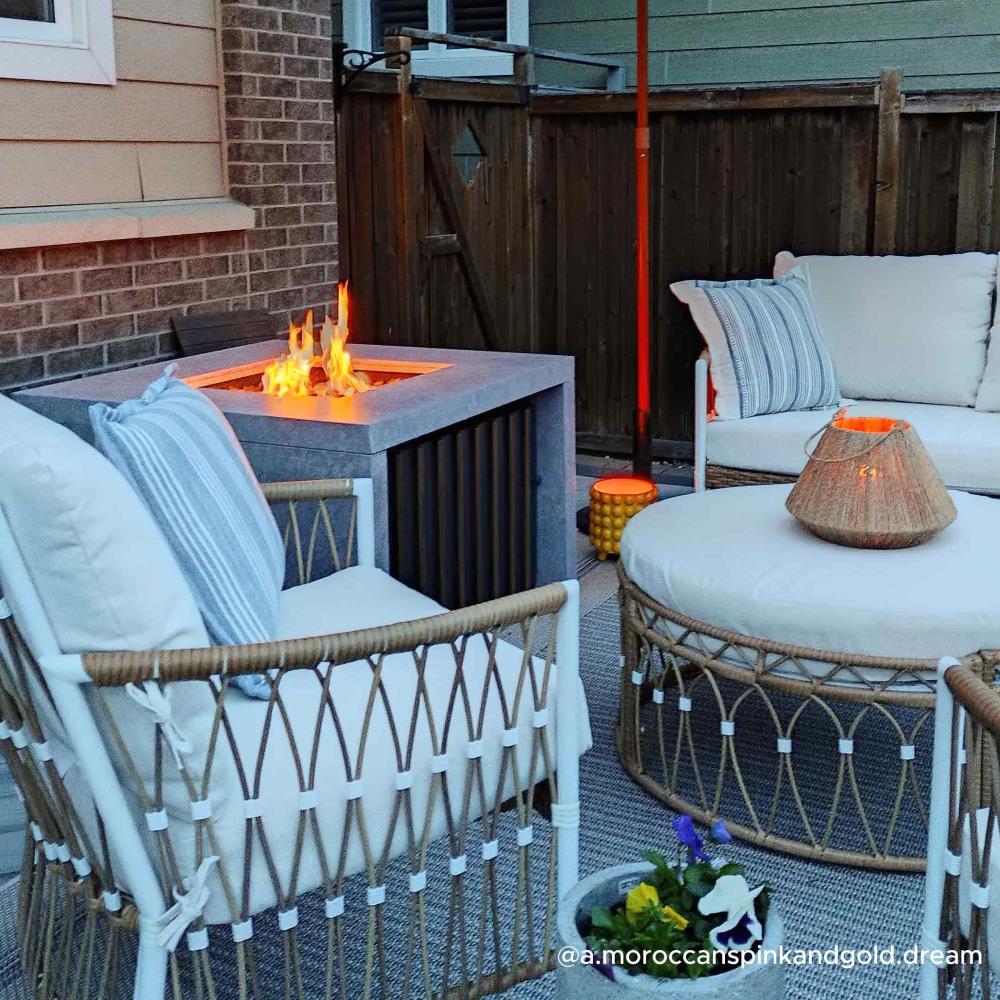 SUNJOY 38 Inch Outdoor Propane Gas Fire Pit Table with Lava Rocks.