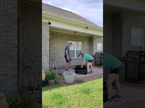 SUNJOY 30 Inch Metal Patio Fire Pit with Spark Screen and Fire Poker