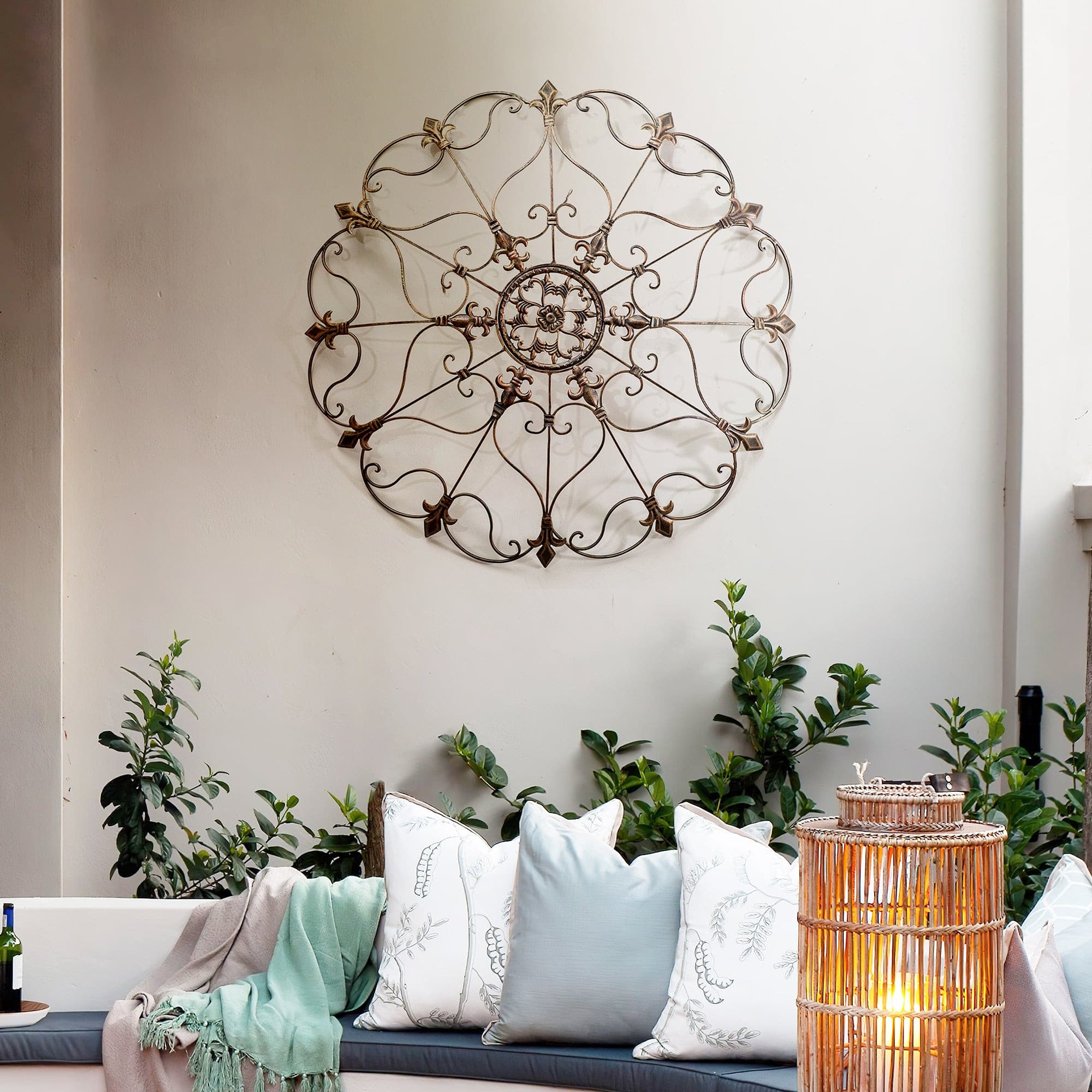 SUNJOY Gold Fleur-De-Lis Wall Decor.