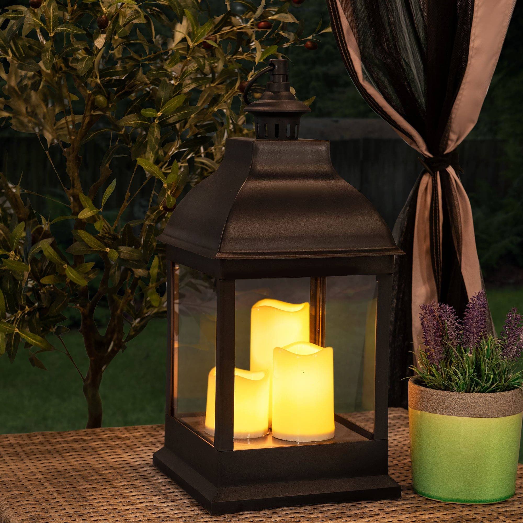 SUNJOY 20 Inch Outdoor Patio Decorative Battery Powered LED Lantern.