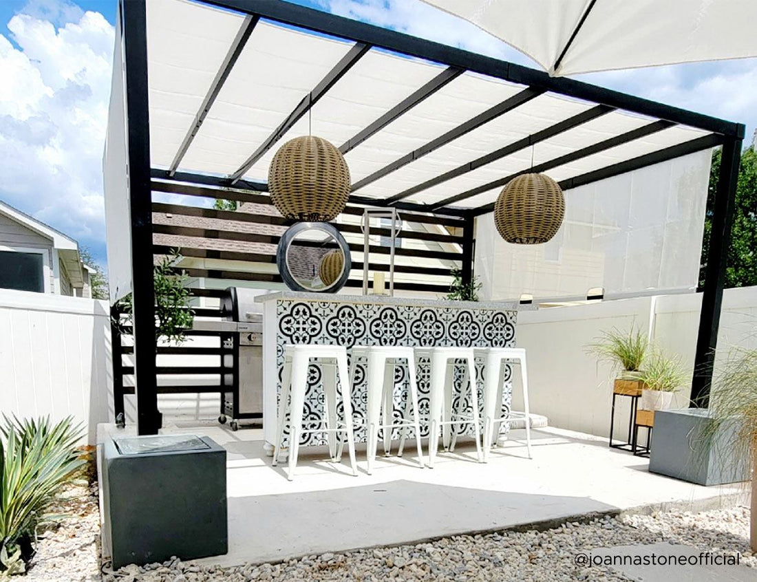 Transform Your Backyard with a Stunning Outdoor Bar